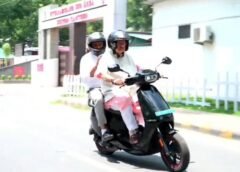 ​टू-व्हीलर पर ‘सिंघम’ स्टाइल में उपनल हेडक्वार्टर पहुंचे मंत्री गणेश जोशी, मच गया हड़कंप!